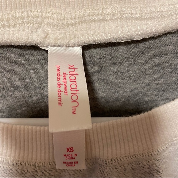 Grey and white lightweight hangout sweater! - Picture 2 of 6